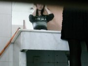 国内某大学真实偷拍系列3零距离接触清纯学生MM