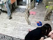 年轻小媳妇大姨妈期间不能啪啪只好抹油卖力给老公撸J8