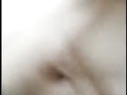 性感的白领小姐姐搭顺风车聊得投机就和司机小哥在路边车震