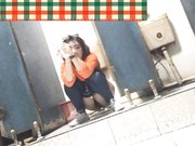 妹子洗手间里面原来这么热闹