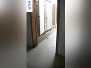 学生MM厕所跟拍系列拍妹子脸的时候差点被发现