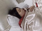 夜店搭訕大奶妹子喝藥後在床上打著呼嚕被草到噴尿