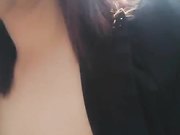 美女主播山上套路黄毛小哥说他打火机掉落了一块下山半路打野战