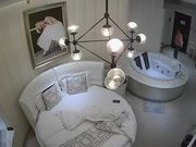 精品酒店豪华套房光头佬和情人开房偷情