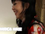 享受亚洲女友甜美阴户的西洋猛男