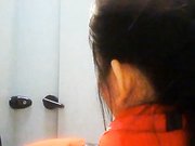 机场偷拍国泰航空空姐专用女厕几个颜值不错的美女嘘嘘