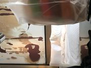 加班和闺蜜酒店开房啪啪玩得正爽媳妇来短信想夺过手机看短信内容