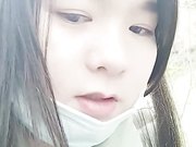 狼友刷礼物让白嫩美女主播路边等来个专车司机去树林打野战