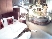 情趣酒店水滴摄像头偷拍健壮男和美女洗完鸳鸯浴激情啪啪对白清晰.