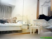 大神C仔约操极品白嫩美眉搞激动了安全套掉B里了