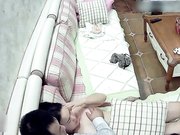 骚女电视边放A片边自慰拉着老公来操自己