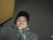 用少年的大鸡巴取乐的女警.