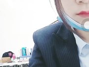 颜值不错的白领女主播上班时无聊办公室直接开秀相当精彩