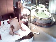 情趣酒店水滴摄像头偷拍健壮男和美女洗完鸳鸯浴激情啪啪