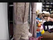 家庭网络摄像头被黑系列边玩手机边吃屌内裤不脱扒个缝就插
