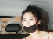 骚货晚上下班在同事车里发骚直播被压在身下爆草呻吟叫爸爸