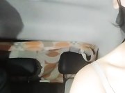 骚货晚上下班在同事车里发骚直播被压在身下爆草呻吟叫爸爸