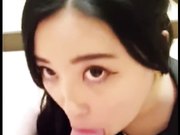 视频售卖网站Manyvids最新流出漂亮华裔美眉跪着吃大洋屌