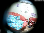 酒店情趣红床偷拍皮肤黝黑健壮小伙和性欲很强的白嫩嫂子开房偷情