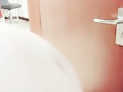 一个跑车进群高颜值白嫩网红美少女约榜首土豪啪啪啪直播小浪货身体太诱人叫的骚白瞎让这胖土豪搞