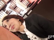 オフィスの制服女性の同僚エロティシズム大きい髪