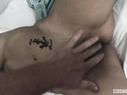 俄罗斯一救急中心喝的烂醉如泥美女被救护大屌男无套一顿操