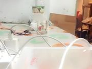 贫乳萌妹子被老板训话搞笑对白然后道具自慰秀