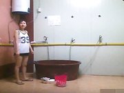 盗摄某公司女浴室女僱员洗浴视讯