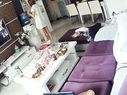 监控偷拍白领夫妻 老公吃老婆的小葡萄