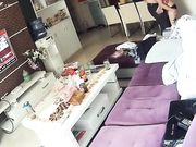 监控偷拍白领夫妻 老公吃老婆的小葡萄