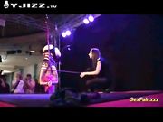 只有在国外夜店才能看到 疯狂的女孩疯狂性爱