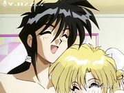 金发美女裸体在床上被哥哥花样玩弄