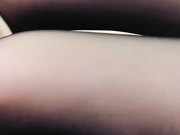 学生看到老师今天穿着高跟丝袜就尾随跟到家里和老师发生