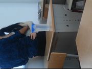 某学院中午放学清纯小嫩妹等男友扒光衣服趴在课桌上操