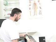 检查一下我的胸部的医生