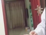 情景剧护士来打针病人JJ难受让摸摸然后啪啪啪对白清晰