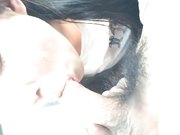 周末开车到郊外玩车震搞的不尽兴又开房继续干妹子叫声超赞