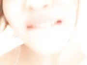 从卧室到浴室到阳台，抽插骚逼流白浆自己舔