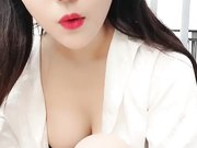 天台楼梯道具自慰秀 翘起屁股肛塞插菊花道具JJ抽插