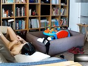 破解家庭网络摄像头少妇刚生完孩子不久在沙发上啪啪