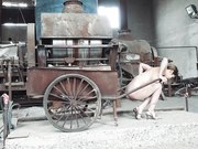 超美国模凌云娇 废弃工厂内展现优美身段画面很是唯美