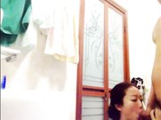 卫生间跪舔后入啪啪