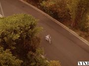 太性福了女友把漂亮闺蜜带来一起让男的操爽的不要不要