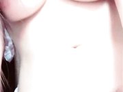 妹子自慰 脱掉内裤自摸逼逼翘着屁股诱人肥逼道具抽插呻吟