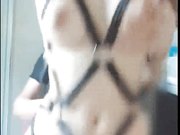 苗条性感的白嫩漂亮美女穿着豹纹情趣服诱惑