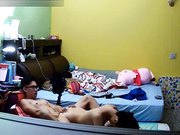家庭网络摄像头 眼镜男在玩电脑被苗条漂亮女友主动求操各种体位啪啪啪