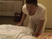 老爸强奸了熟睡的姐妹俩