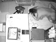 网络摄像头偷窥系列：住在店里的老板睡觉前和媳妇啪啪