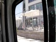 有钱真好!直播街头寻陌生漂亮女郎 给钱就上车