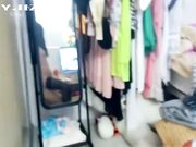 刚认识不久的骚女友约我到她租的小房子里打炮